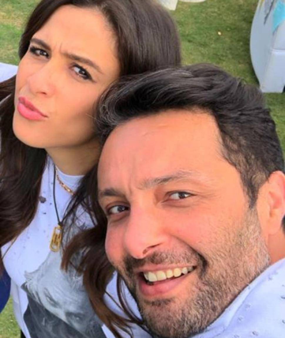 شقيق ياسمين عبد العزيز يبحث عن عمل: 