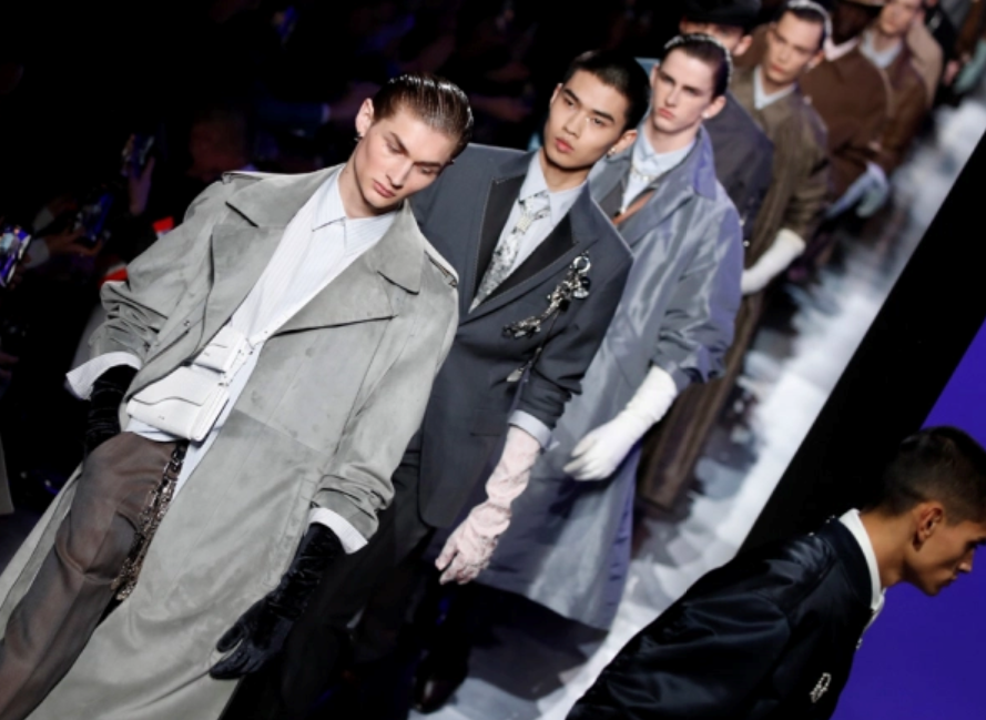 خبر سار– أسبوع الموضة للرجال في تموز وهذه طريقة العرض