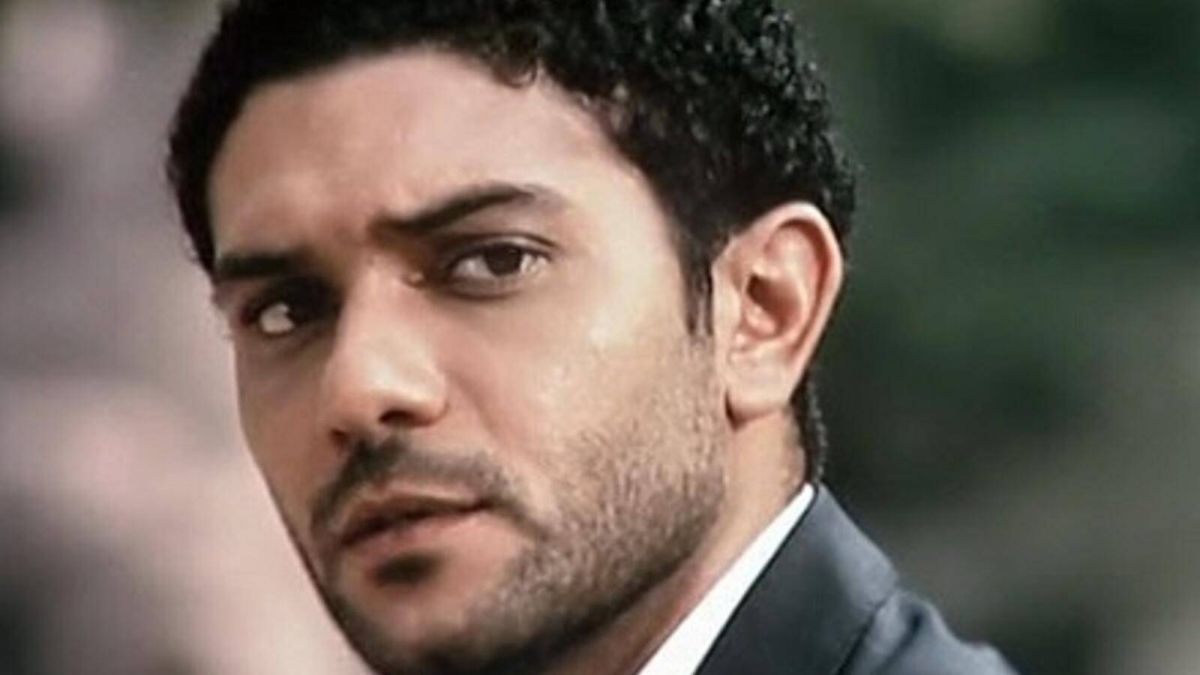 واقعة غريبة - آسر ياسين يضع أحد صديقه في موقف محرج واتصالات المعجبات تنهمر