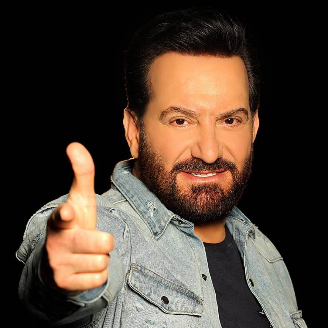 محمد اسكندر يشهر سلاحاً في وجه موظف مصرف رفض إعطاءه المال