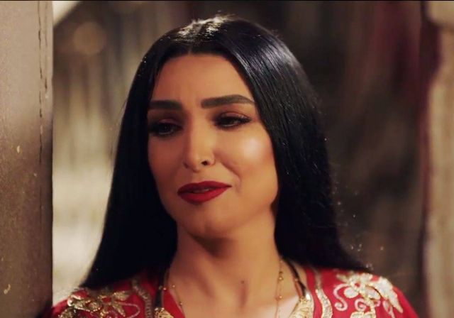 بالفيديو - روجينا تصف مخرج 