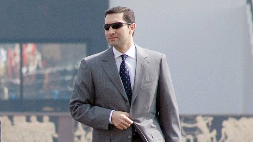 نجل الرئيس الراحل مبارك يشيد بهذا النجم والأخير يرد