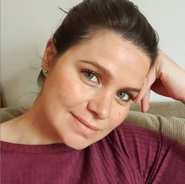 يسرا اللوزي تُرزق بمولودتها الثانية وهذا اسمها وصورتها الأولى