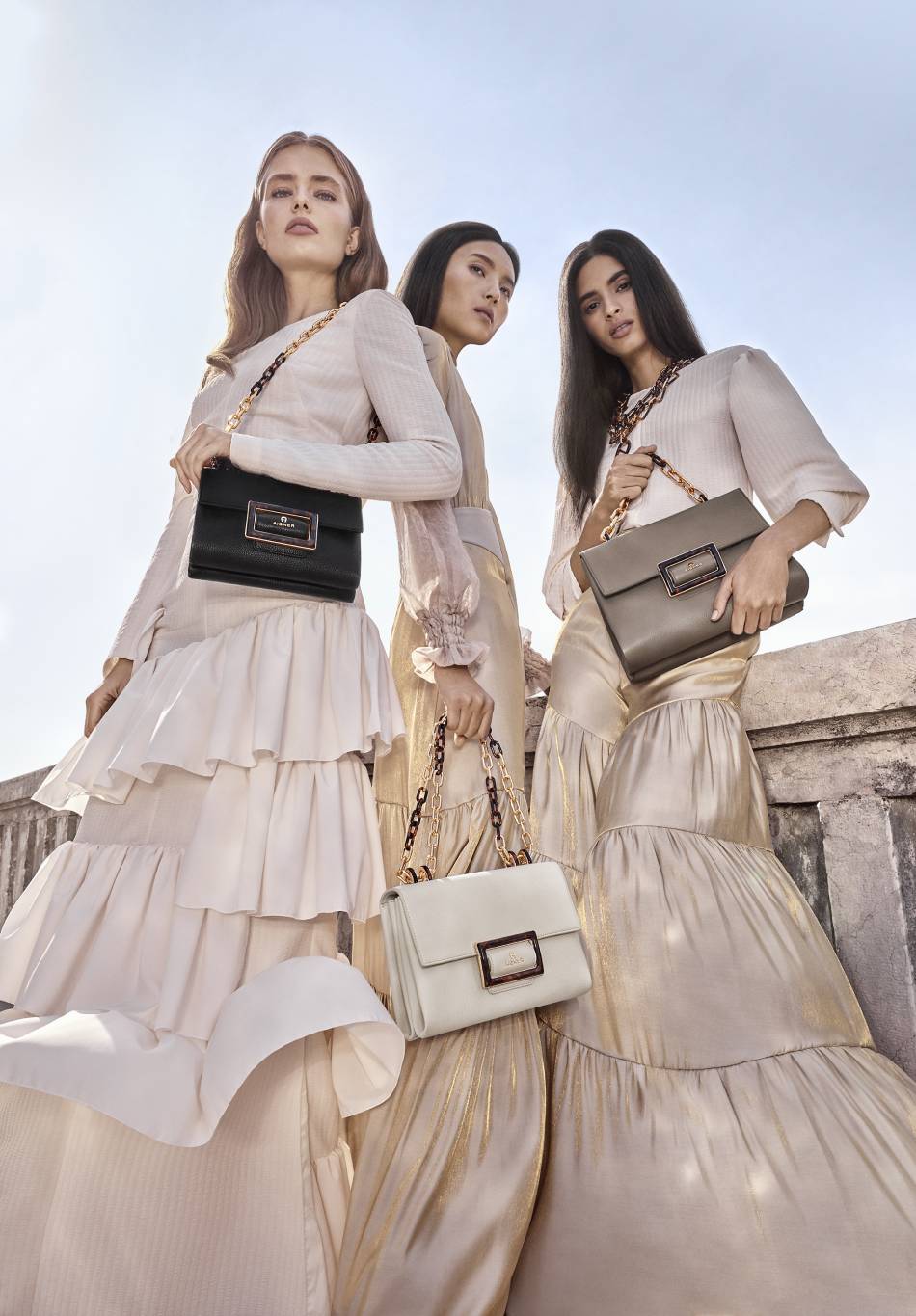 نسقي حقيبتك مع إطلالتك.. قاعدة الأناقة الأولى لدى دار AIGNER