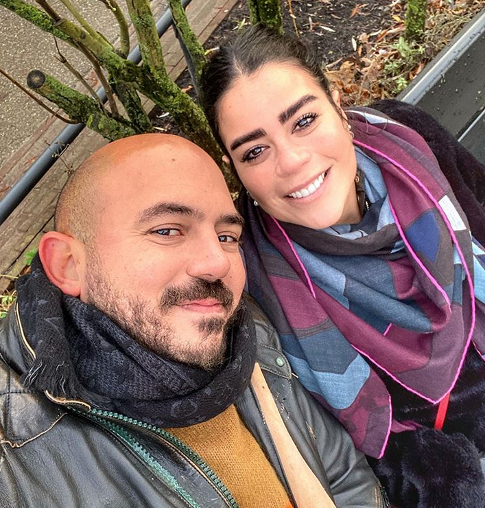 محمود العسيلي يكشف ضرب معجبة لزوجته بطريقة مهينة