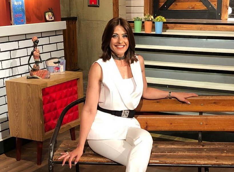 بالفيديو -  بسبب الحجر هيدي كرم تقص شعرها بنفسها... تعلمي الطريقة