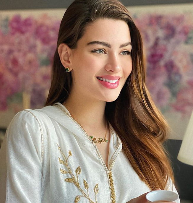 بالفيديو – هل ستعتمدين في العيد تسريحة غرة الأفعى مثل روان بن حسين؟