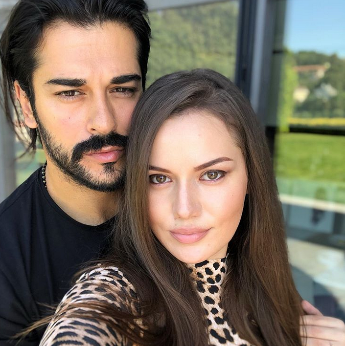 بالصور - ابن فهرية إيفجين وبوراك أوزجيفيت أصبح نسخة مصغرة من والده