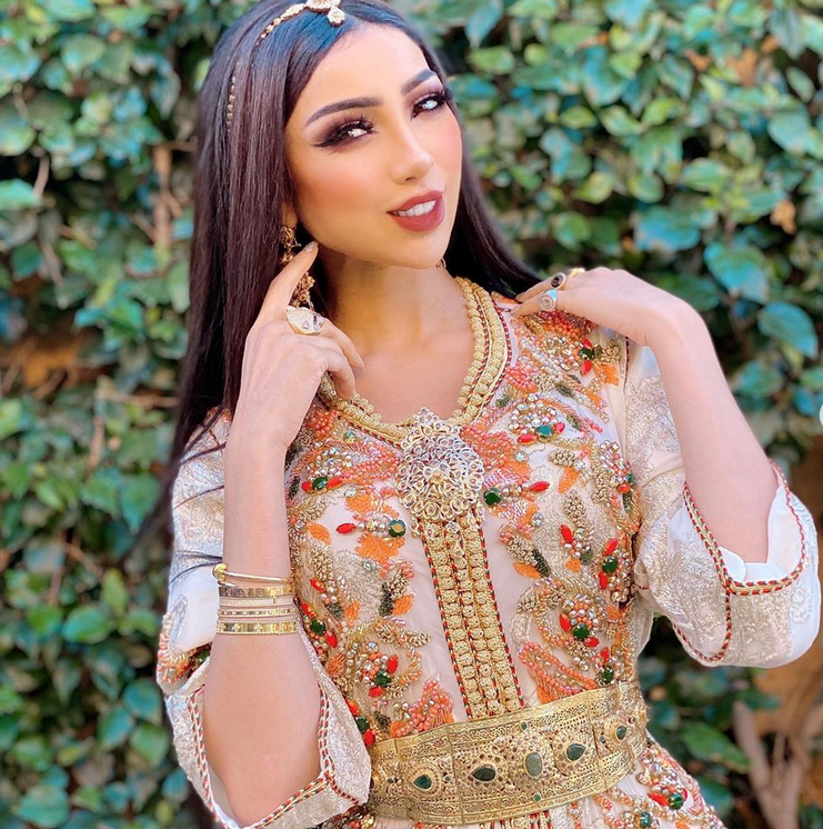 بالصور – تذكري أجمل القفاطين المغربية مع دنيا بطمة