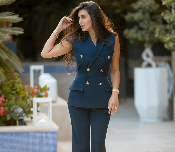 بالصورة – زميلة دراسة لياسمين صبري تكشف حقيقة إجرائها عمليات تجميل وتكشف صفاتها