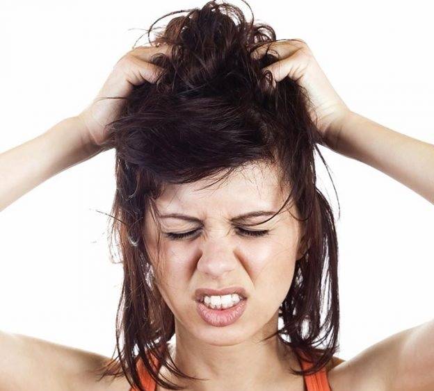 ألم فروة الرأس ليس مشكلة عابرة وهذه طرق علاجه الطبيعية