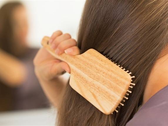 هذا ما عليك فعله بشعرك الطويل لمنع انتقال عدوى كورونا