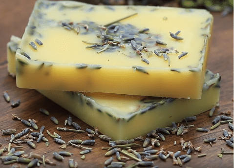 دلكي بشرتك بهذه الصابونة المنزلية وتخلصي من جفافها قبل العيد