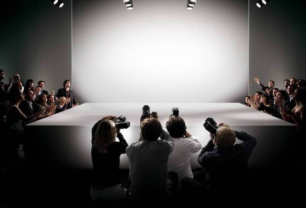 الموضة العالمية تغيّر طريقة عرض إبداعاتها بعد انتهاء الحجر المنزلي