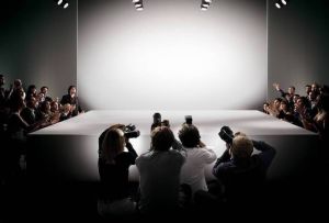 الموضة العالمية تغيّر طريقة عرض إبداعاتها بعد انتهاء الحجر المنزلي