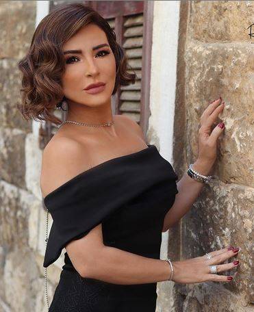 ماغي بو غصن تحدث ضجة بفيديو من كواليس 