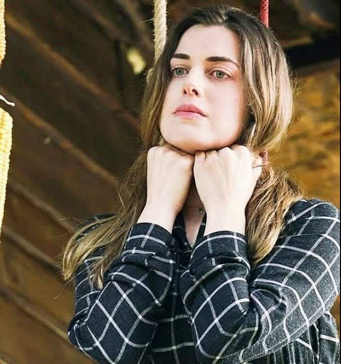 تقليداً لمشهد من مسلسل شهير... طفلة لبنانية تموت شنقاً