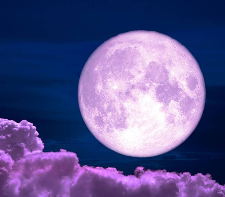 ما حقيقة ارتباط القمر العملاق بحدوث الكوارث؟