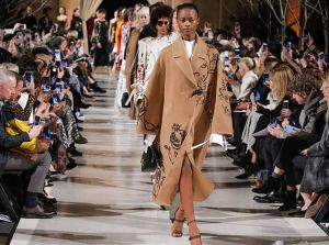 رسالة لافتة من 40 شخصية إلى عالم الموضة: التغيير من أجل البيئة والمجتمع