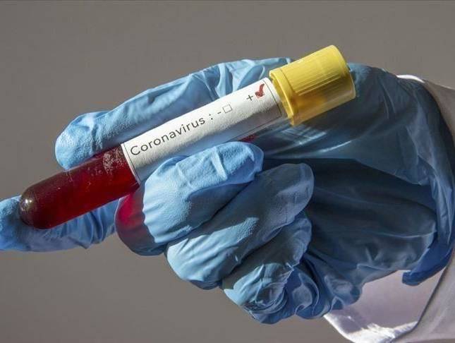 بالفيديو – فنان خليجي يفاجئ معجبيه بكشف تفاصيل إصابته بفيروس كورونا