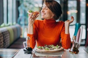 هكذا تستمتعين بطعام العيد من دون زيادة وزن