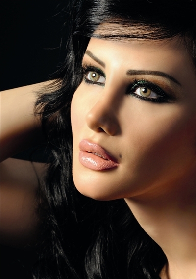 الفنانة جيني إسبر 