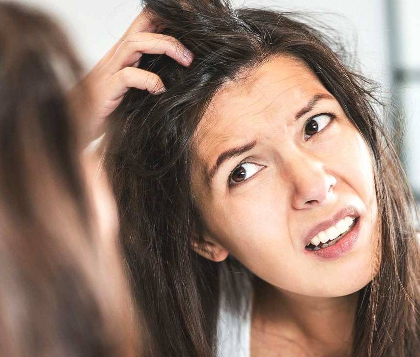 حكاك فروة الرأس المزعج... إليك الحل المناسب والنهائي للمشكلة