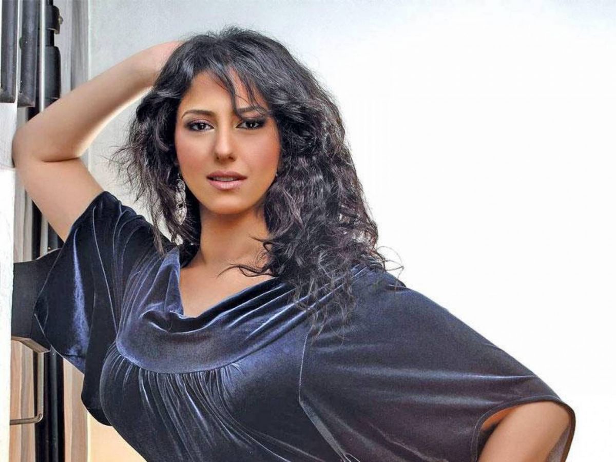 بالصور - حنان مطاوع تستعرض رشاقتها بعد فترة قصيرة من إنجاب طفلتها