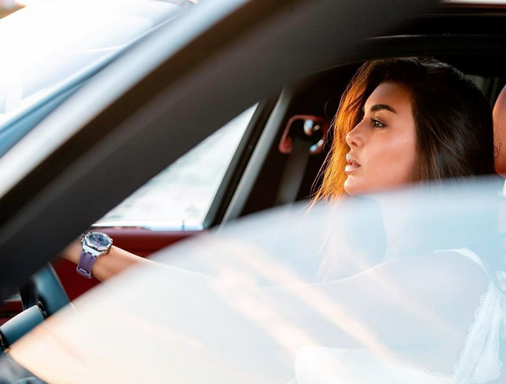 بالصورة – ياسمين صبري تنسي الجميع خبر حملها بهذه الإطلالة الصيفية