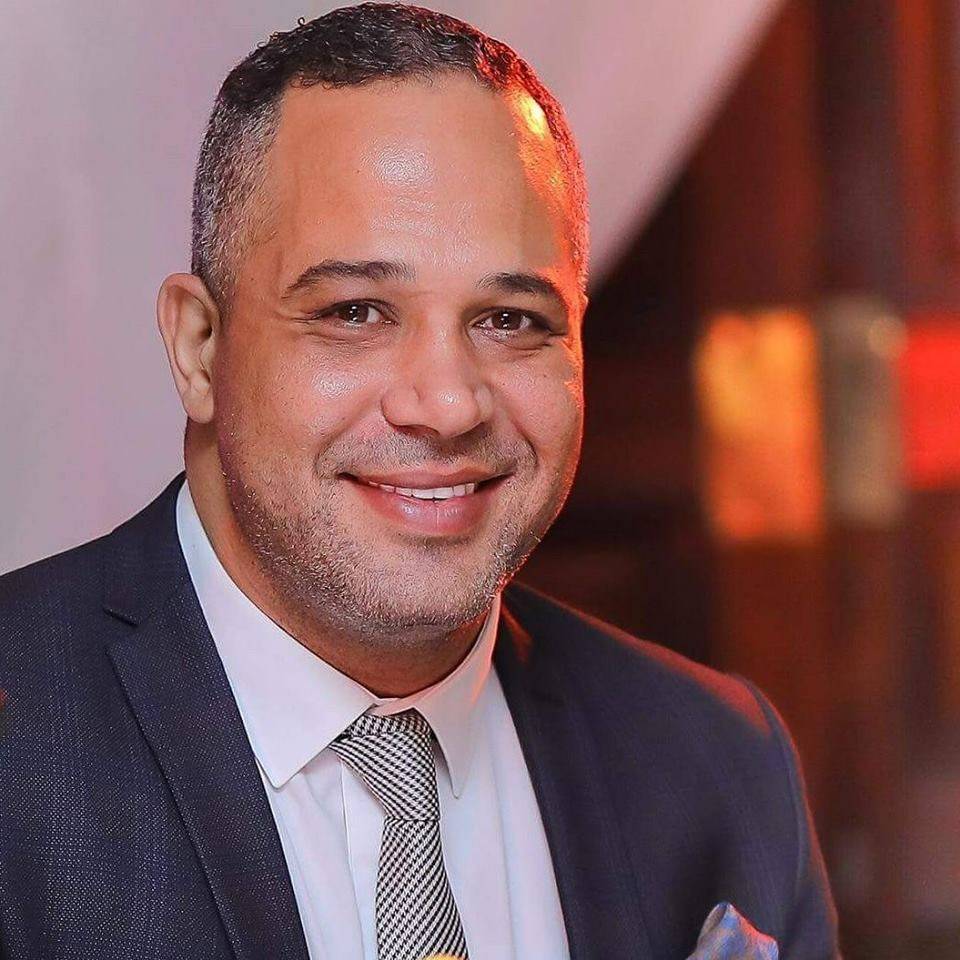 مصطفى درويش يعلن إصابته بكورونا ويضع يسرا ونيللي كريم في خطر