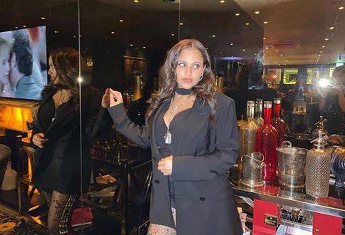 بالصور - جنى عمرو دياب تخطف الانظار بجمالها