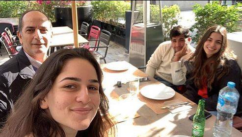 هشام سليم وعائلته