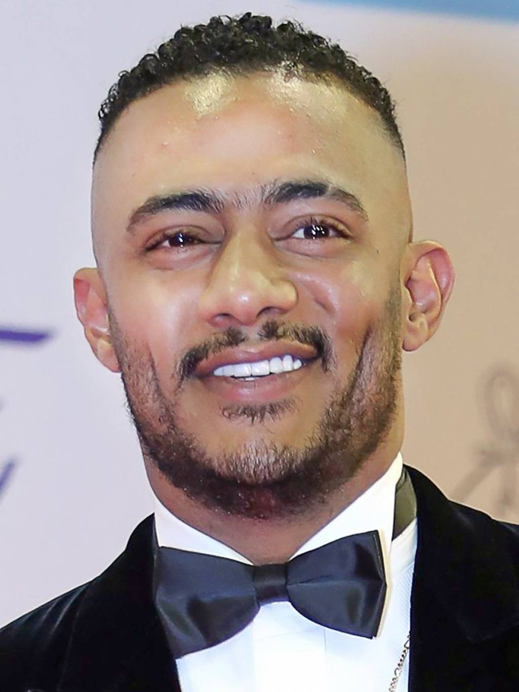 بالفيديو - هكذا احتفل محمد رمضان بحصوله على الدرع الماسي من 