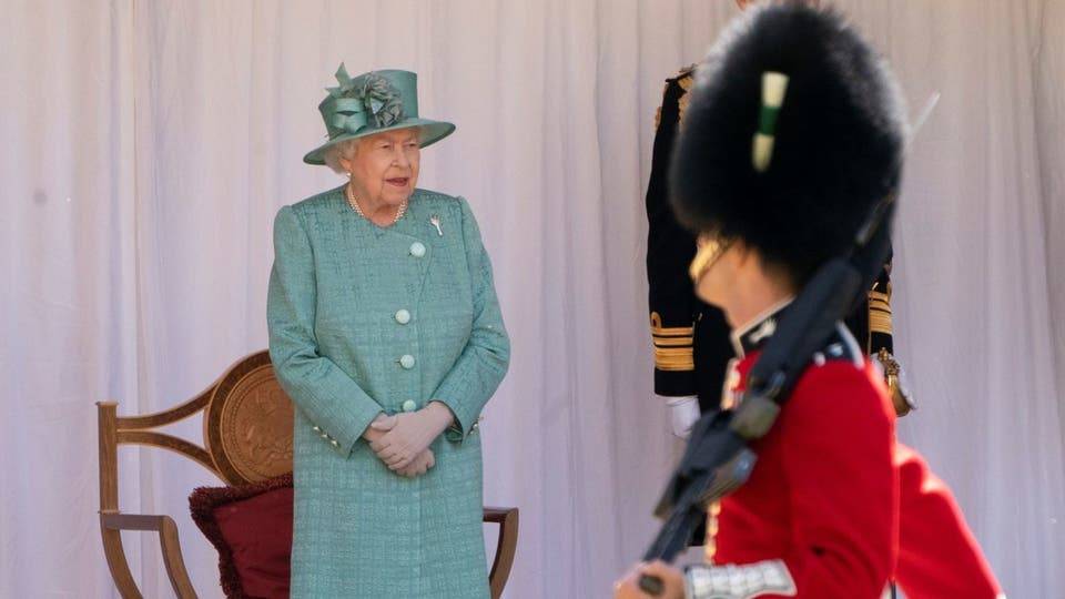 بالفيديو - الملكة إليزابيت تحتفل بعيد ميلادها الـ94