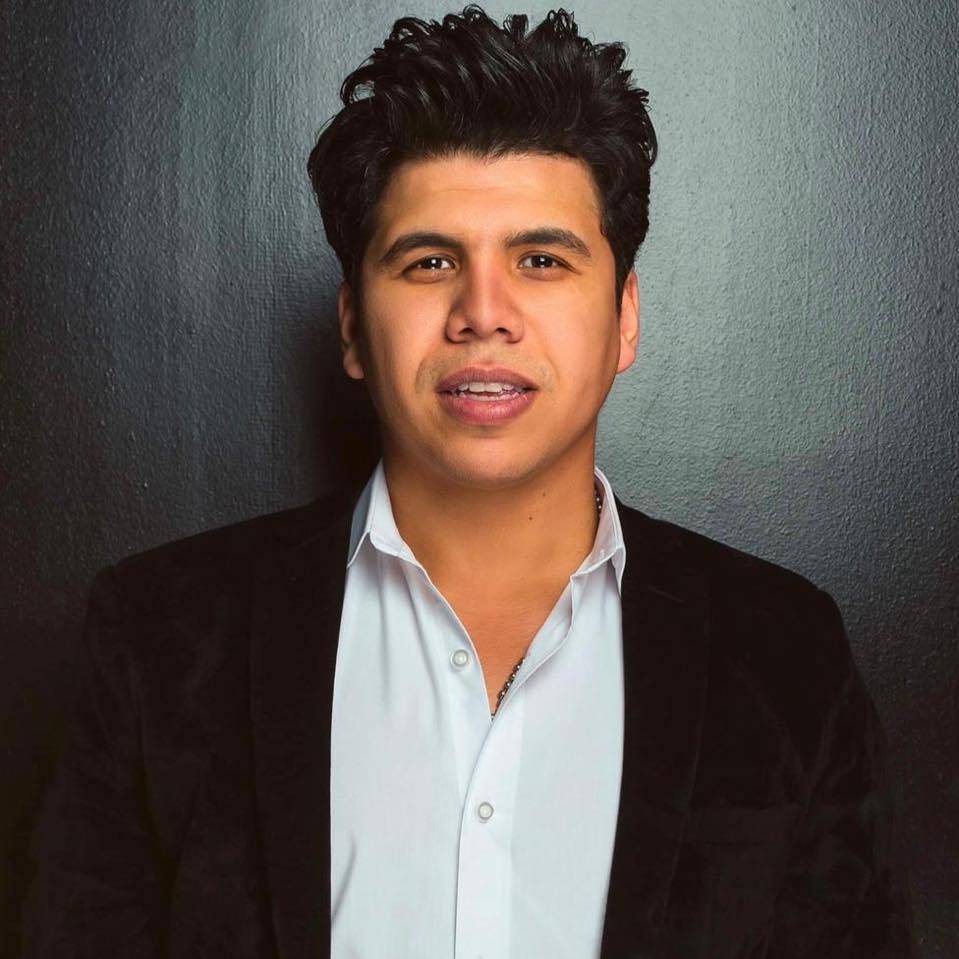 النيابة تأمر بضبط وإحضار مغني 