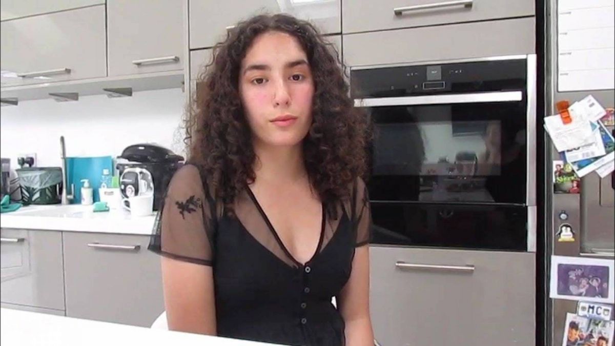 لينا أحمد الفيشاوي تتحدى الانتقادات وتنشر صورة لجدها