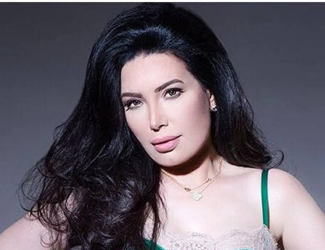 بالفيديو - عبير صبري تدافع عن الشابة التي طلبت الزواج عبر 