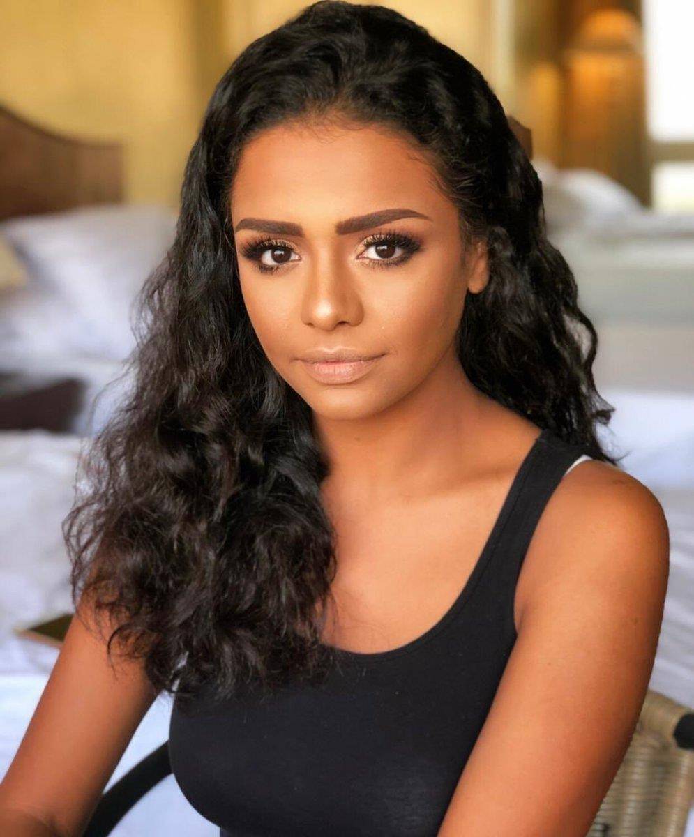 الموت يفجع أسماء أبو اليزيد في والدها