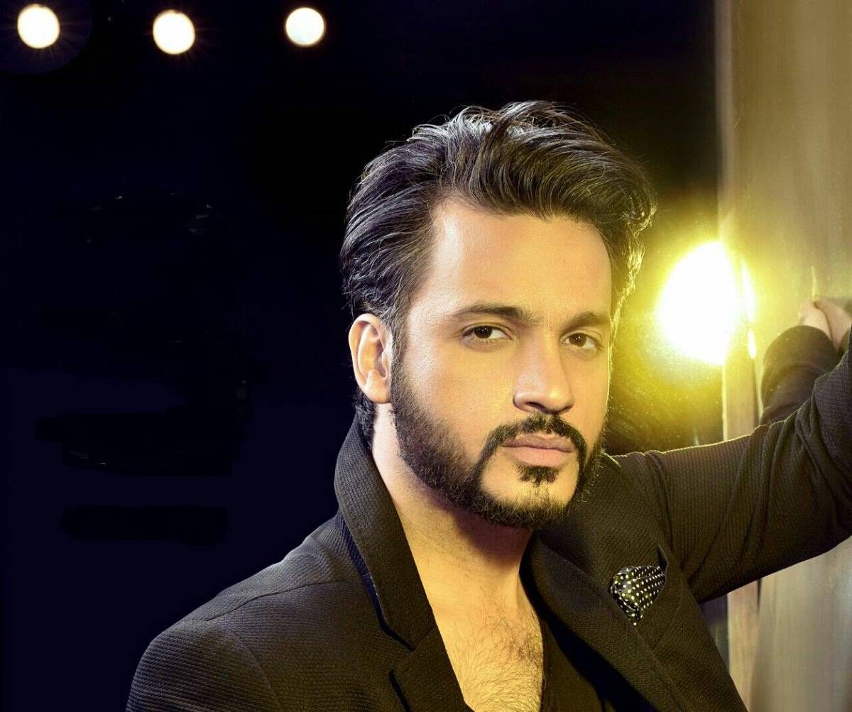 إيساف يكشف حالته بعد وفاة قريبه بكورونا وإصابة أسرته