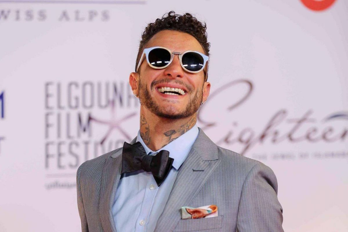 بالفيديو - تفاصيل ظهور إبن  جديد لأحمد الفيشاوي من سيدة ألمانية!