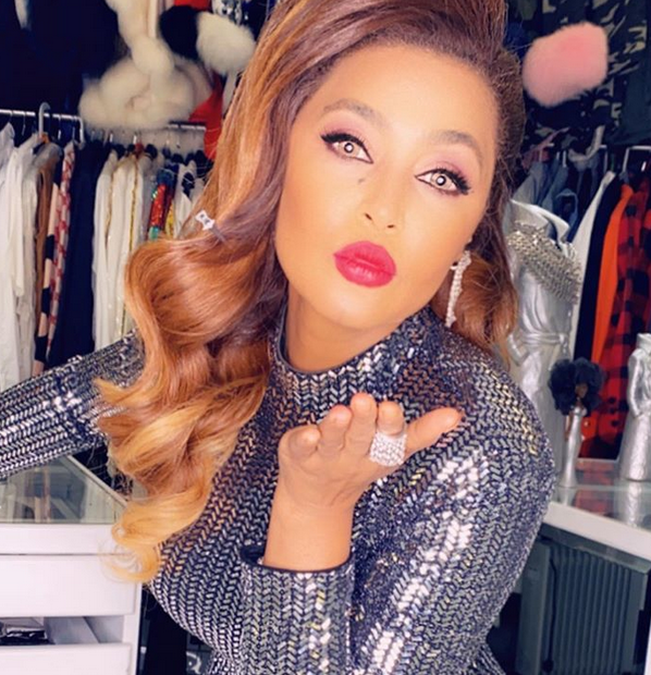 بالفيديو – هجوم على وعد بسبب طريقة رقصها باللباس الضيق الجريء