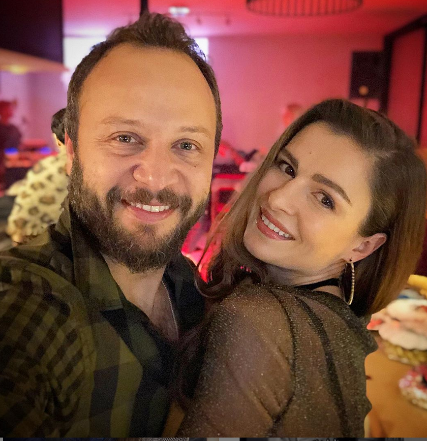 بالفيديو – زوجة مكسيم خليل تكشف كم كان يرعبها أثناء تصوير 