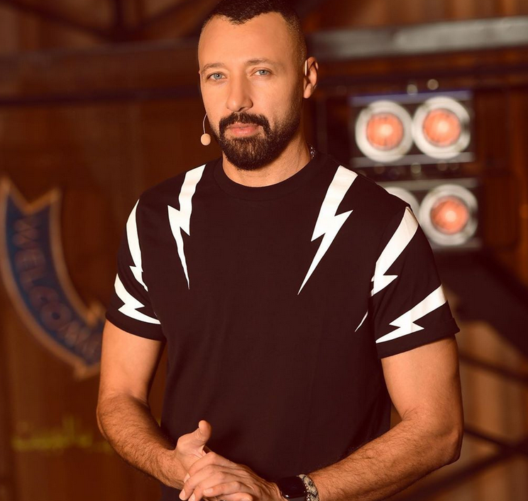 بالصور – الشبه بين أحمد فهمي وابنه الأكبر يشغل الجمهور