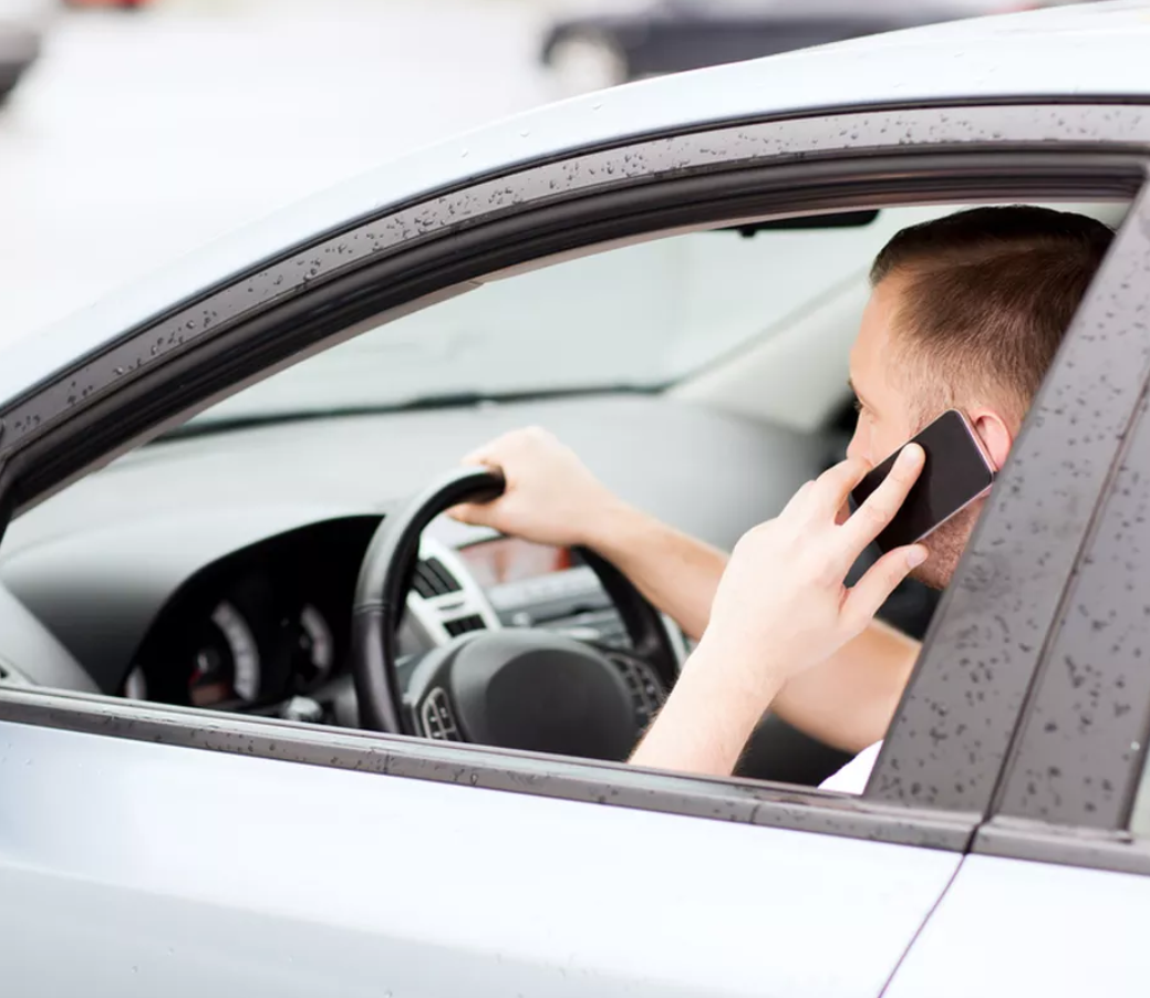 دراسة تحذر الرجال – هاتفكم الخلوي يضعف قدرتكم على الإنجاب