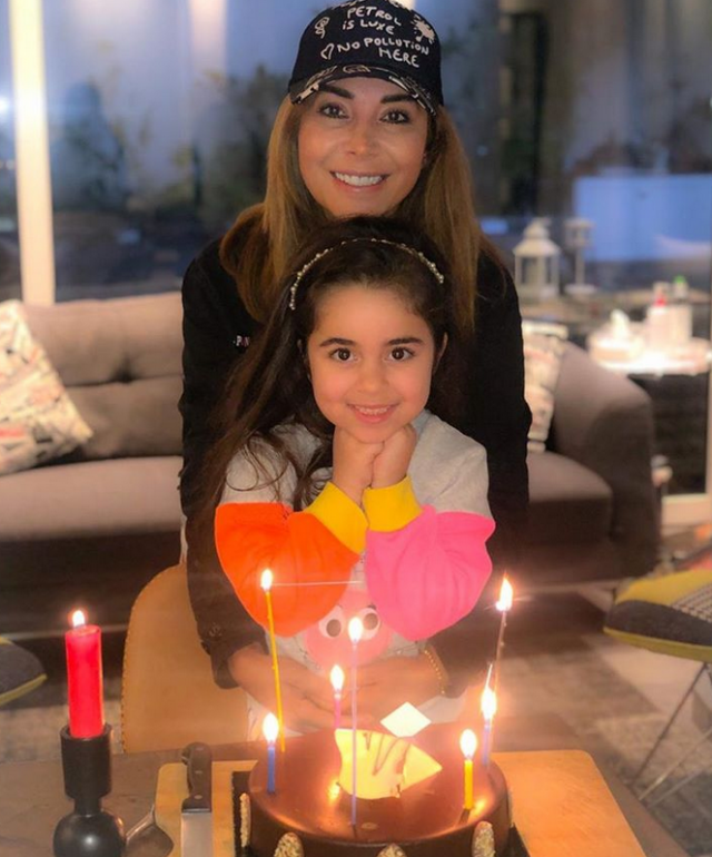 ألين خلف وابنتها 