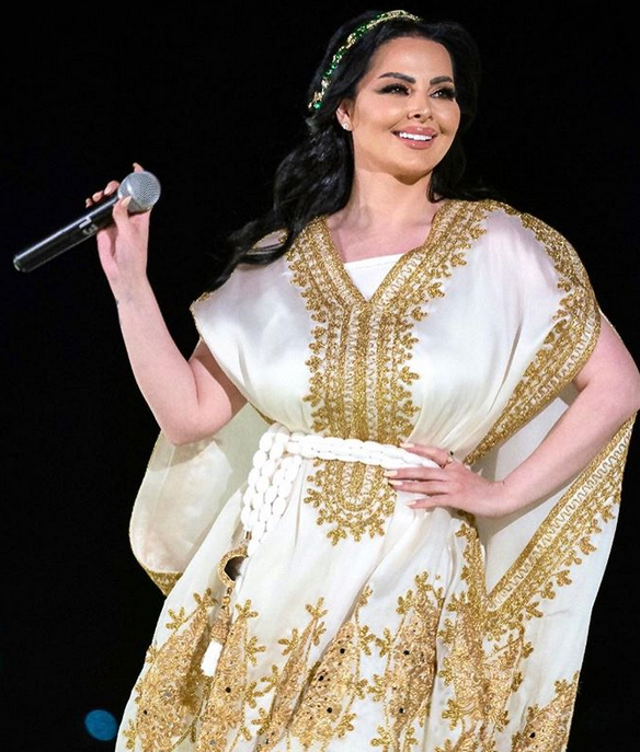 بالصورة – الشبه الكبير بين ديانا كرازون وشقيقتيها يعرضهن للسخرية: 