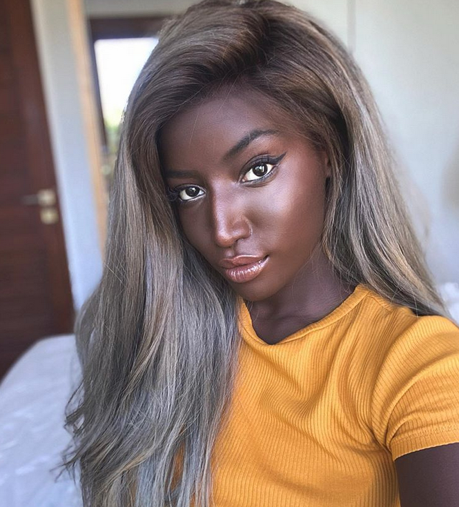 بالصور – بعد لون بشرتها عبير سندر تكشف شعرها الطبيعي وتتعرض لأقسى أنواع التنمر