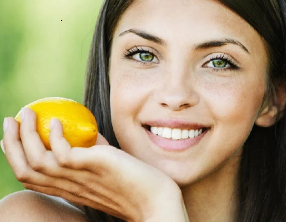 إليك طريقة مذهلة لتبييض البشرة بالليمون وزيت الزيتون