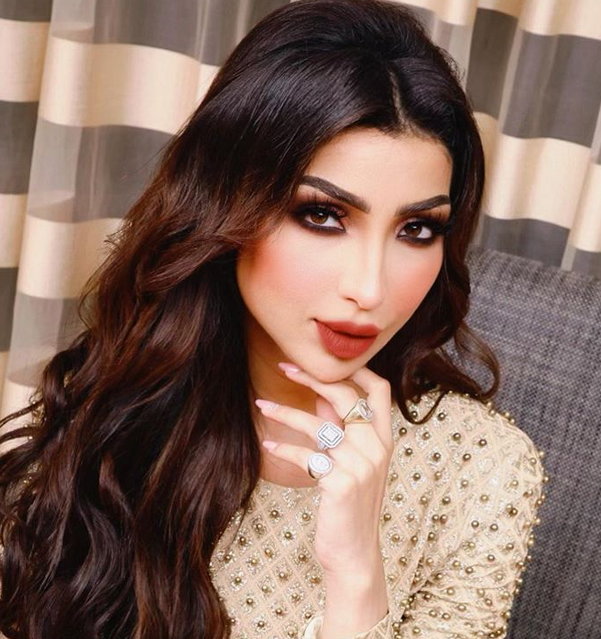 بالفيديو – تذكروا كيف كانت دنيا بطمة في أول إطلالة لها في 