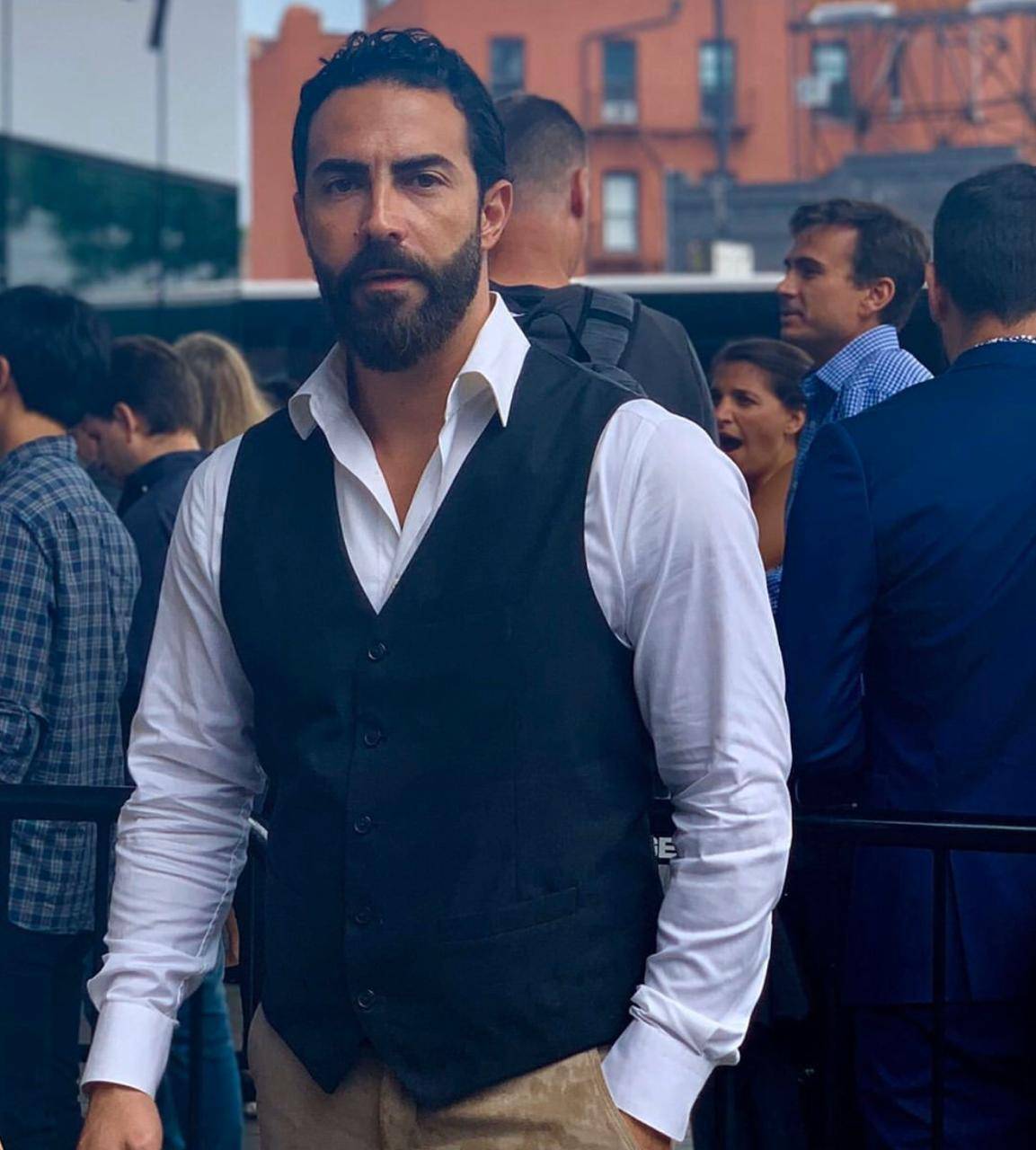 كارلوس عازار ومحمود نصر ينضمان إلى 